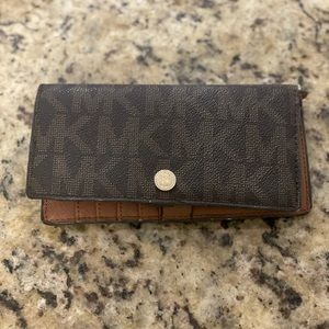 Michael kors wallet
